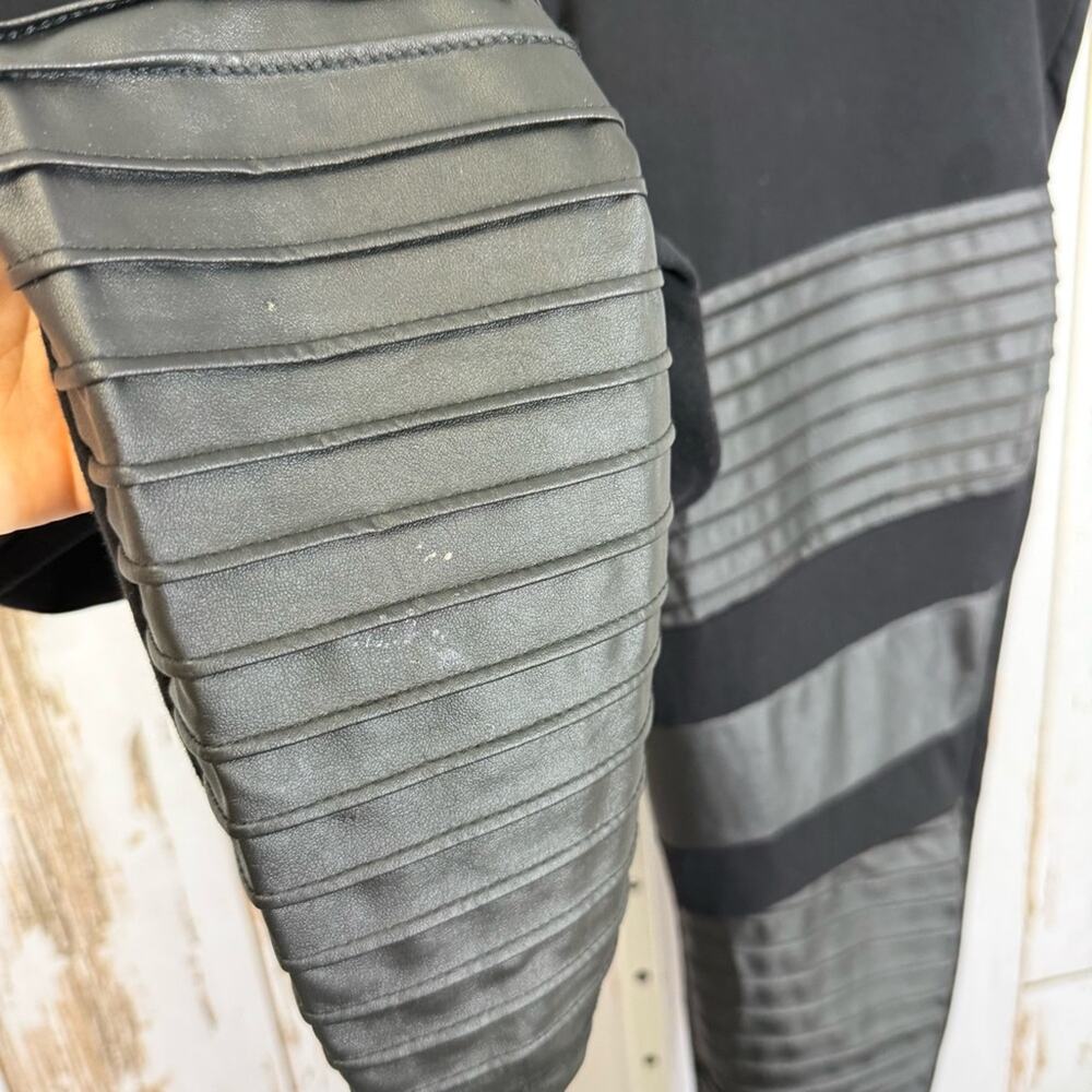 Torrid, Black Moto Style with Faux Leather Leggings. Size 3X. Excellent cond! - Picture 3 of 6